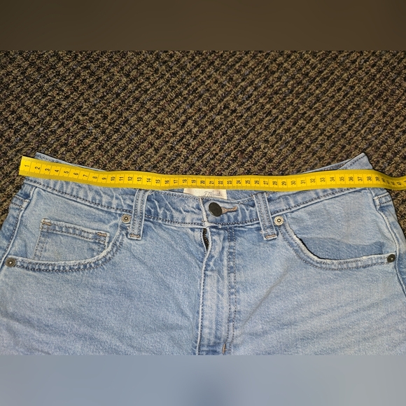 Universal Thread Blue Jean Shorts with Distressed Hem - Picture 5 of 6